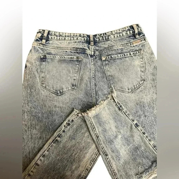 KanCan High Rise Distressed Frayed Hem Mom Jeans Acid Wash Women’s size 11/29 - Picture 7 of 15